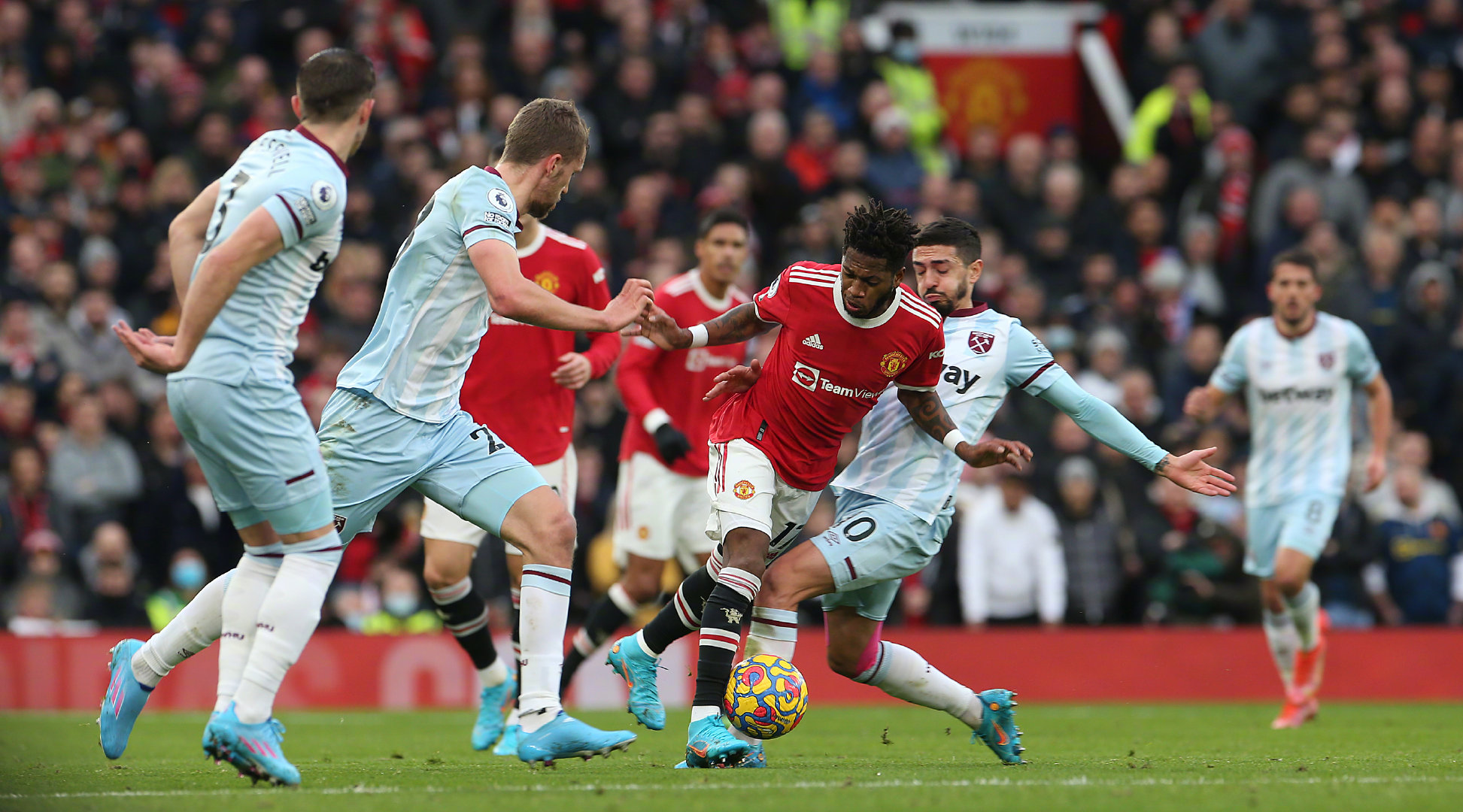 鉴于其在场 鉴于其在场