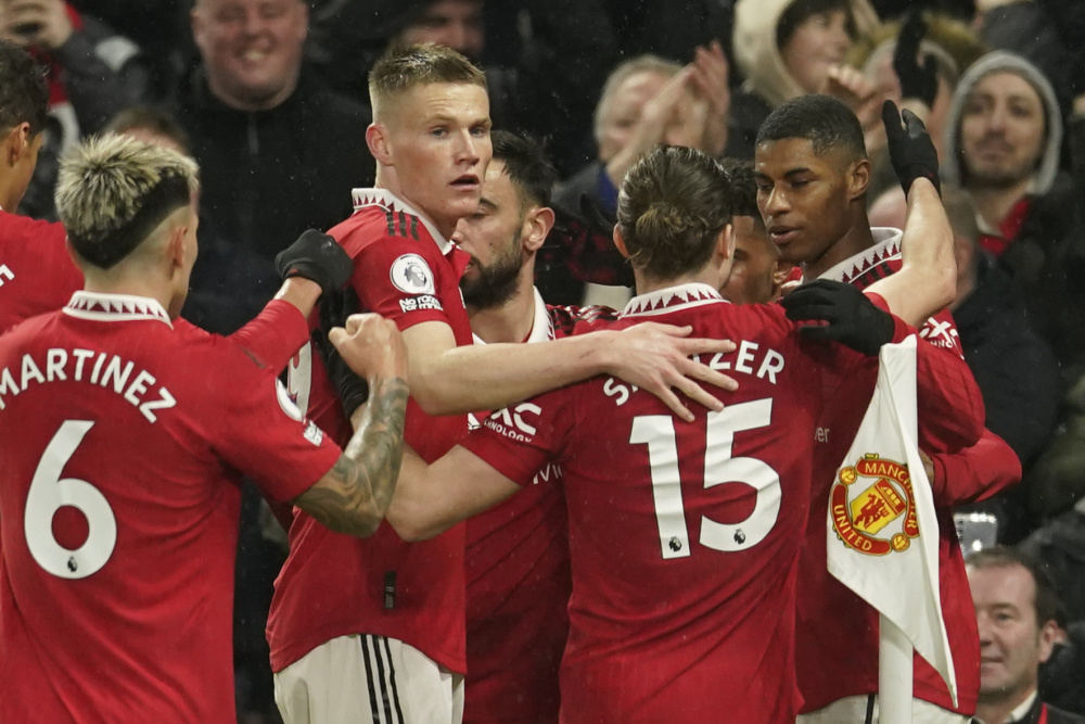 显然也在借 显然也在借